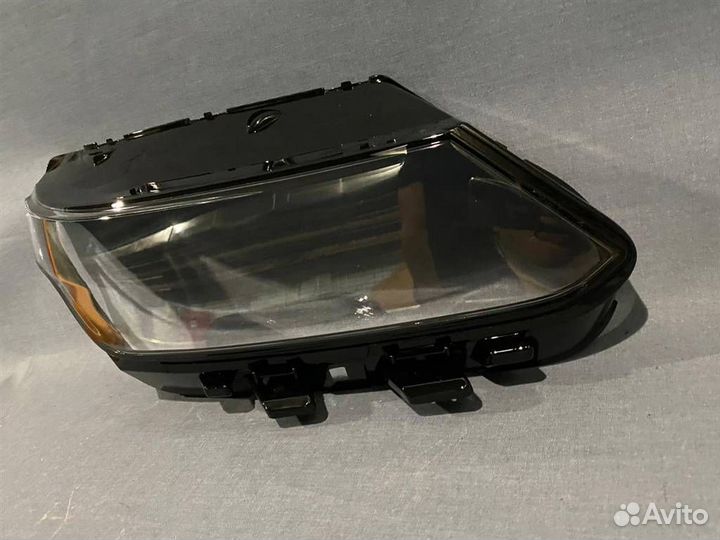 Стекло фары правый Geely Coolray