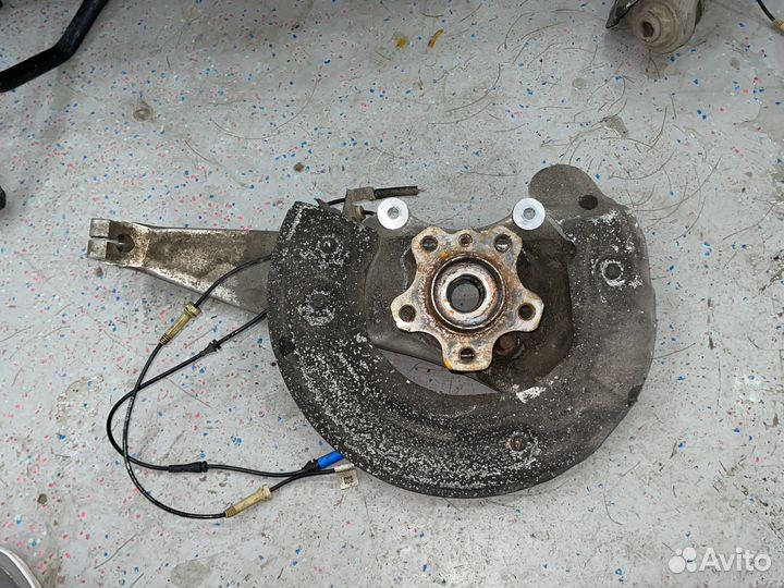 Опора поворотная л BMW 7 G12 G11 G32