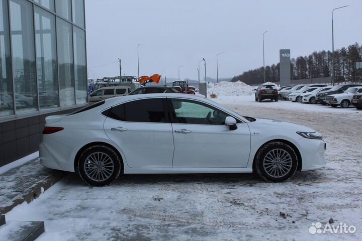 Toyota Camry 2.0 CVT, 2024
