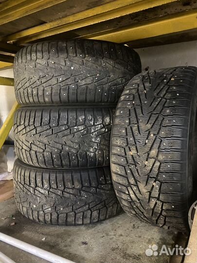 Nokian Tyres Hakkapeliitta 7 SUV 275/40 R20 106T