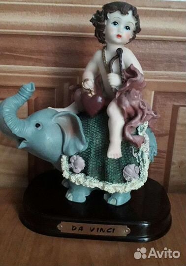 Статуэтка от бренда Da vinci