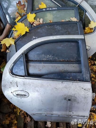 Дверь задняя правая Hyundai elantra 1995-2000