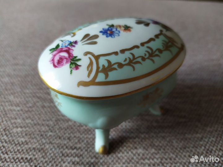 Шкатулка фарфор