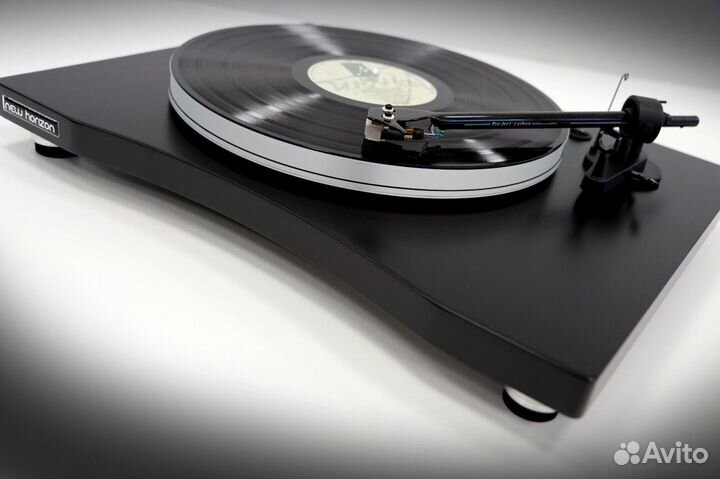 Проигрыватель винила New Horizon Model 201 Black