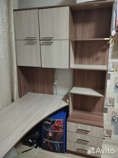 Стол письменный для школьников