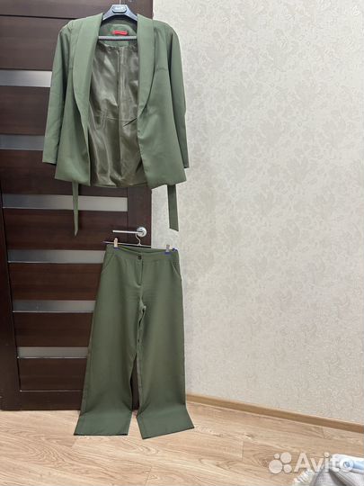 Брючный костюм женский 44