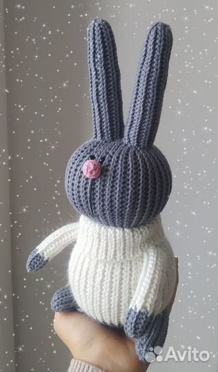 Игрушка вязаная заяц