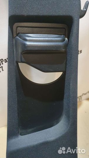 Обшивка средней стойки Mercedes-Benz W212