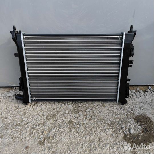 Радиатор охлаждения Kia Rio 4 / Solaris 2 17-Н.В