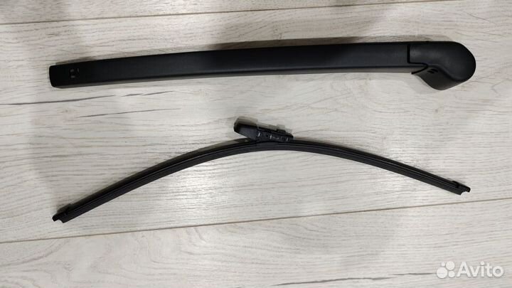 Поводок заднего стекла со щеткой Rapid