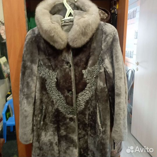 Шуба мутоновая с капюшоном