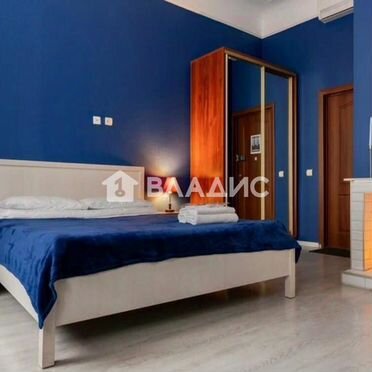 8-к. квартира, 183,7 м², 2/6 эт.