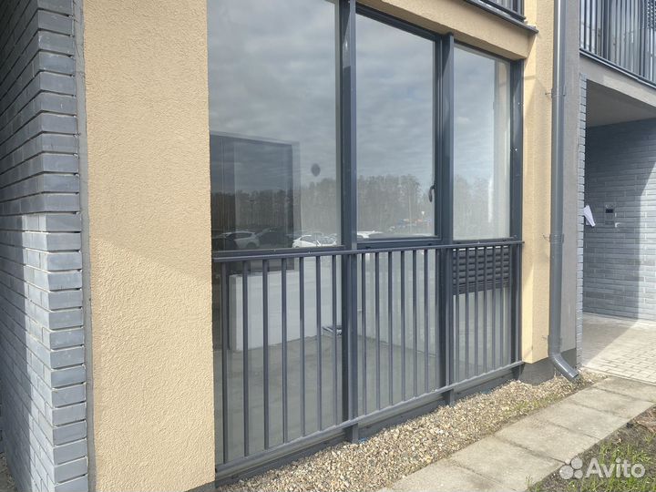 Остекление из алюминиевых профилей трехкамерных