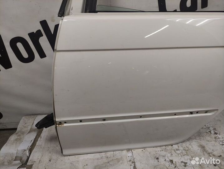 Задняя левая дверь BMW E46