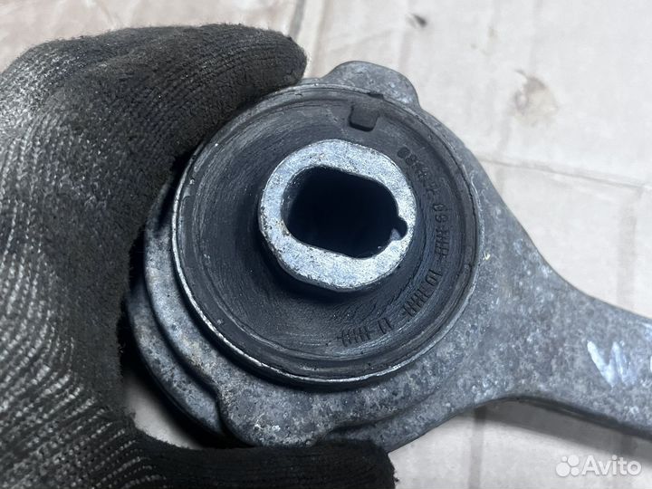 Рычаг передний правый Мерседес w204