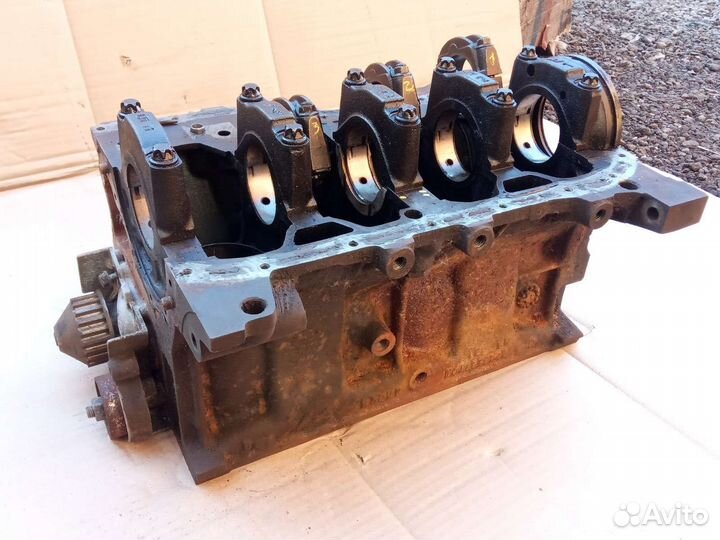 Блок двс гильзы поршни шатуны E7J Renault