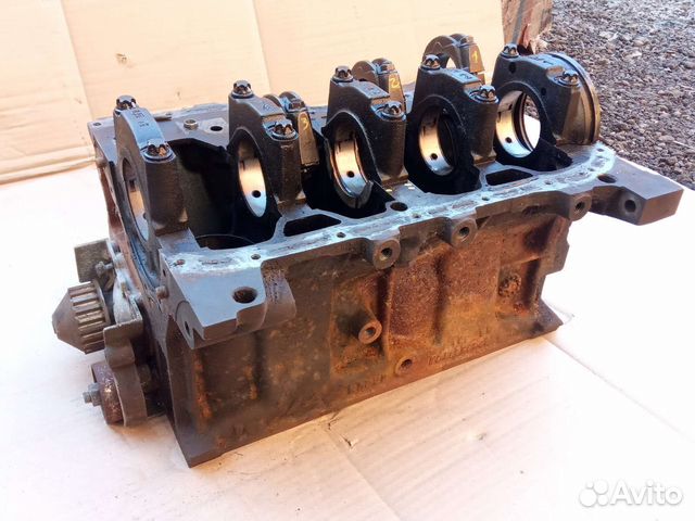 Блок двс гильзы поршни шатуны E7J Renault