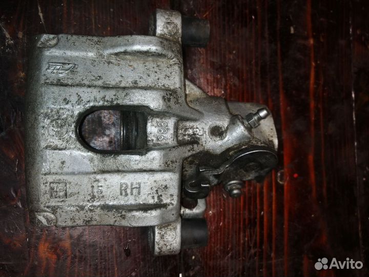 Суппорт тормозной задний правый ford focus 2