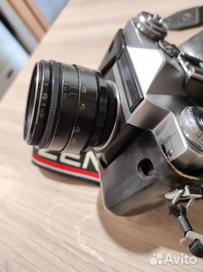 Фотоаппарат Зенит-Е + объектив Гелиос-44-2