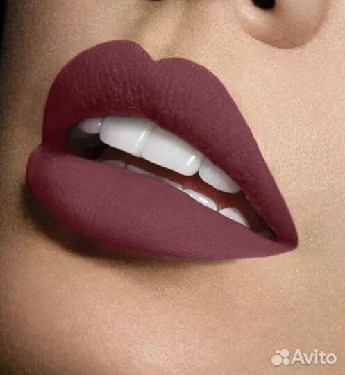 Стойкая матовая губная помада Kiko