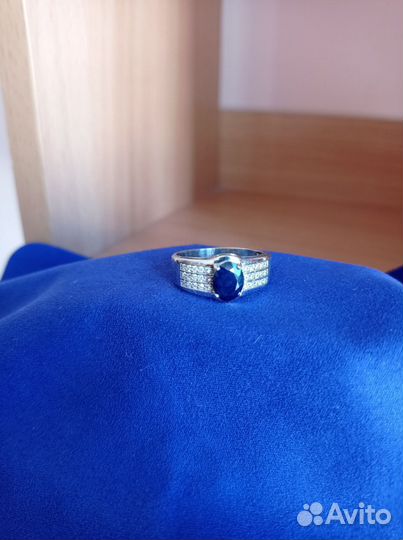 Серебряное кольцо с природным сапфиром