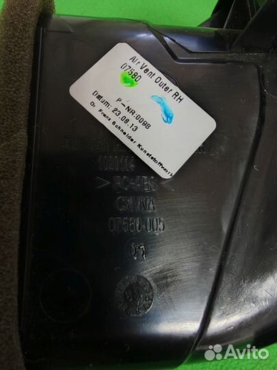 Правый воздуховод панели приборов L.R discovery 4