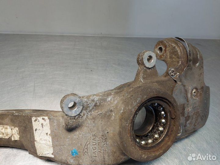 Кулак поворотный передний левый Jaguar Xj X351