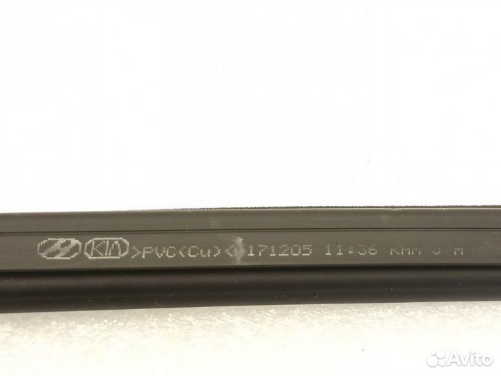 Уплотнитель стекла двери задний левый Kia Sorento