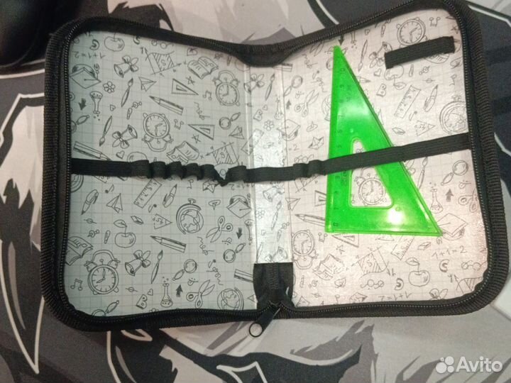 Пенал школьный