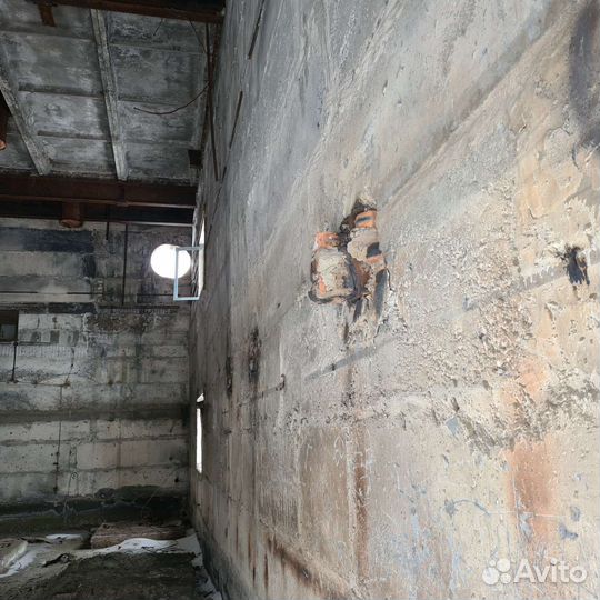 Здание под разбор на стройматериалы