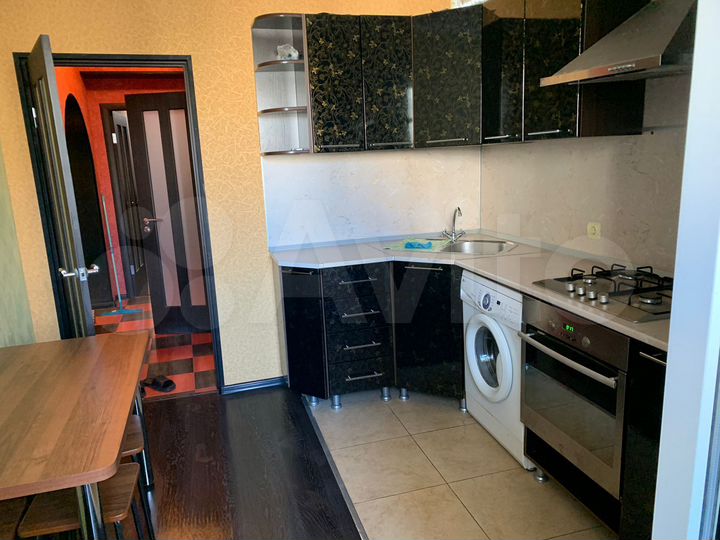 2-к. квартира, 52 м², 1/9 эт.