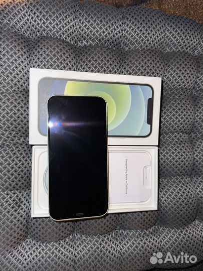Телефон iPhone 12 64gb