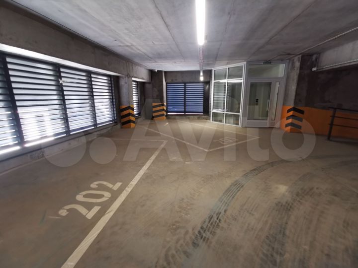 Машиноместо, 13 м²