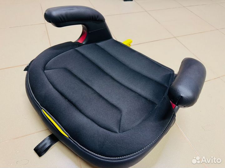 Детское автокресло бустер Peg-Perego Viaggio Shutt