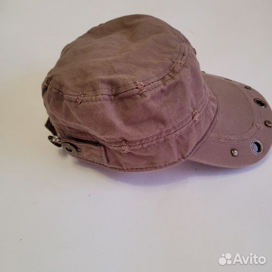 Кепка летняя на заклепках универсальная