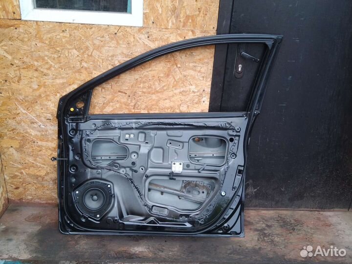 Дверь передний правый Kia Rio 3