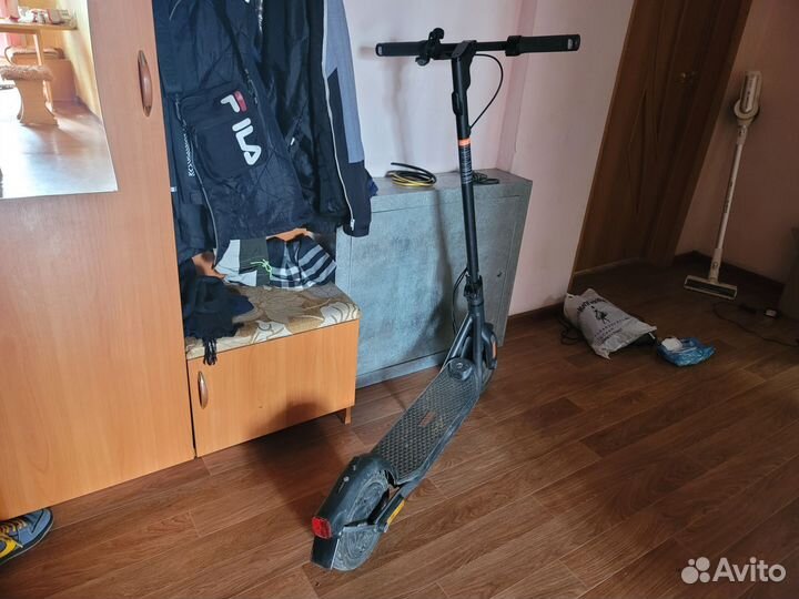 Электросамокат ninebot F2