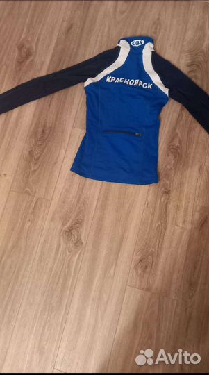 Спортивный костюм для зимних видов спорта