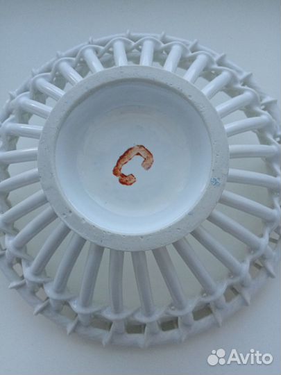 Ажурная сухарница(фруктовница) фарфор со сколом