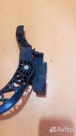 Педаль газа тормоза на Hyundai Matrix