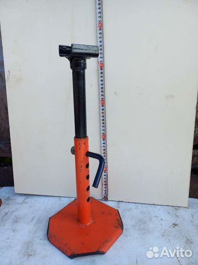 Подставка под автомобиль регулируемая