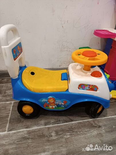 Машинка каталка толокар
