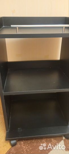 Тумба бу на колесах