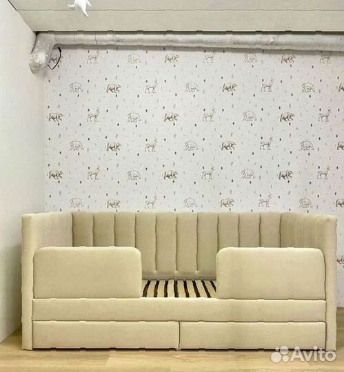 Детская кровать с мягкими бортиками