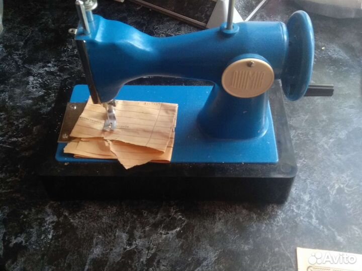 Детская швейная машинка