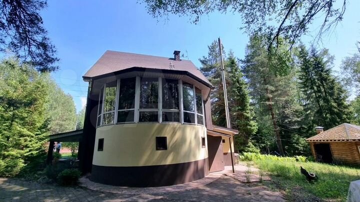 Дом 210 м² на участке 80 сот.