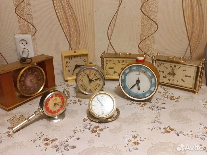 Часы настольные будильник СССР часы карманные, нас