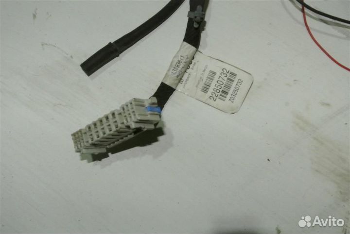 Проводка двери багажника Chevrolet Tahoe GMT900