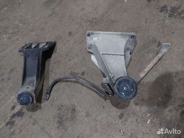 Бмв е39 м52/54 лапы двигателя