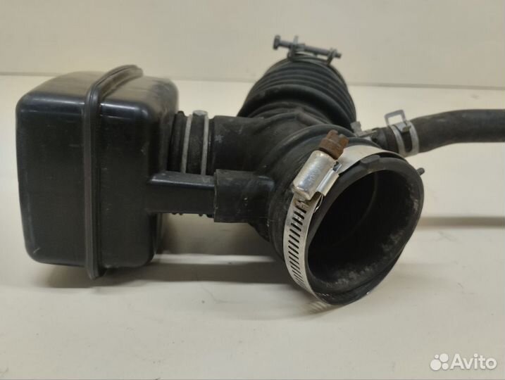 Патрубок воздушного фильтра Nissan Almera Classic